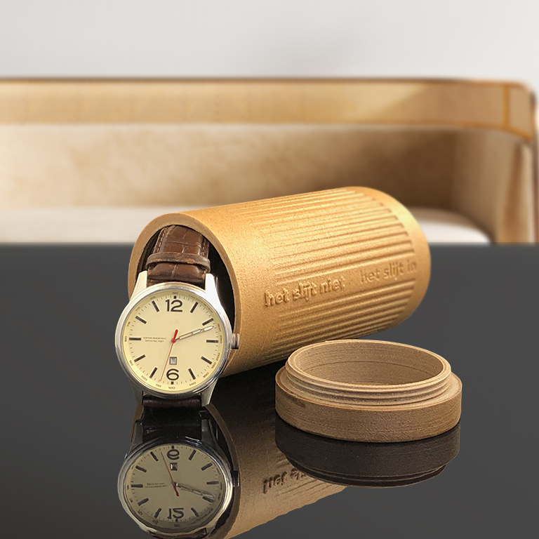 Kleine houten design urn met gedicht HET SLIJT NIET als keepsake